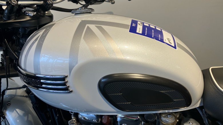 Triumph Bonneville T120 Diamond